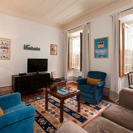 2 Bedroom Apartment With Patio Next To Avenida Da Liberdade Лиссабон Экстерьер фото