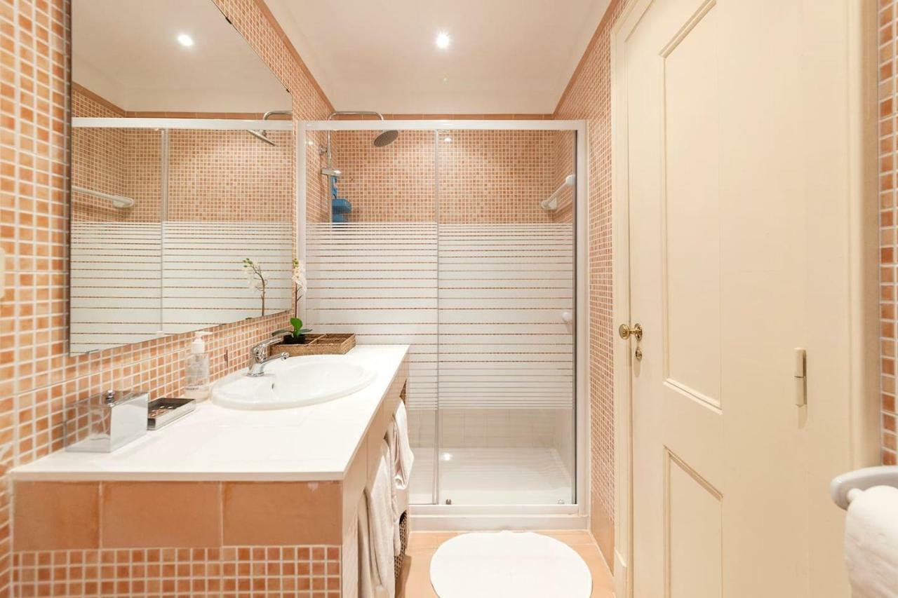 2 Bedroom Apartment With Patio Next To Avenida Da Liberdade Лиссабон Экстерьер фото