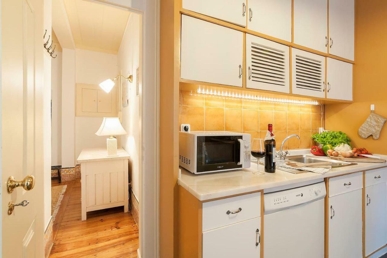2 Bedroom Apartment With Patio Next To Avenida Da Liberdade Лиссабон Экстерьер фото